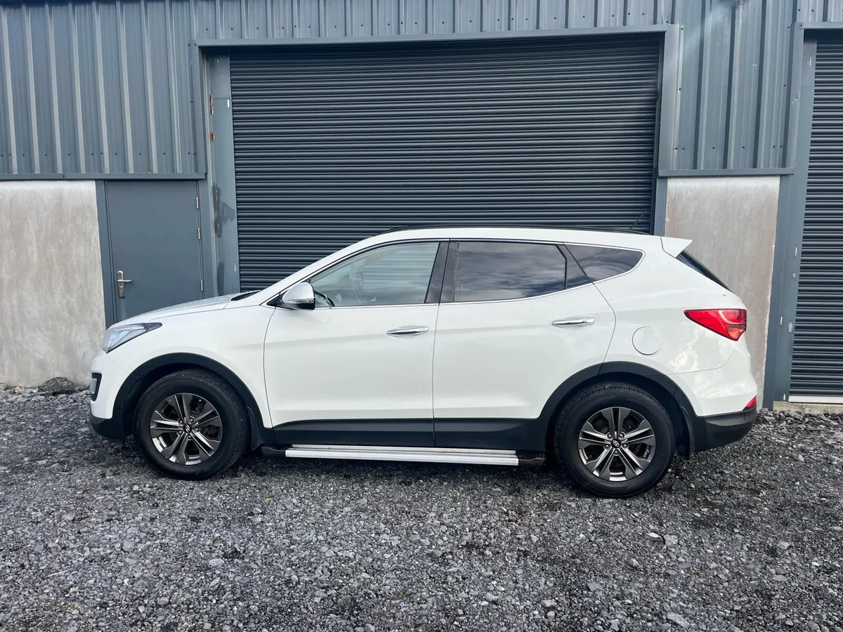 151 HYUNDAI SANTE FE - Image 2