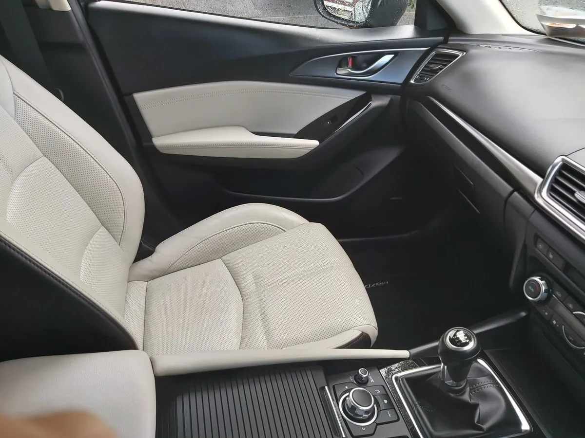 Mazda Mazda3 2018 - Image 3