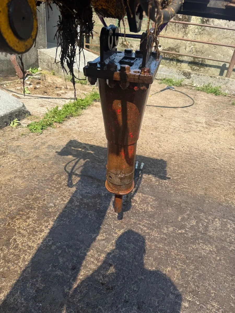 1.5-2.5T Montabert Silver clip Rock Hammer - Image 3
