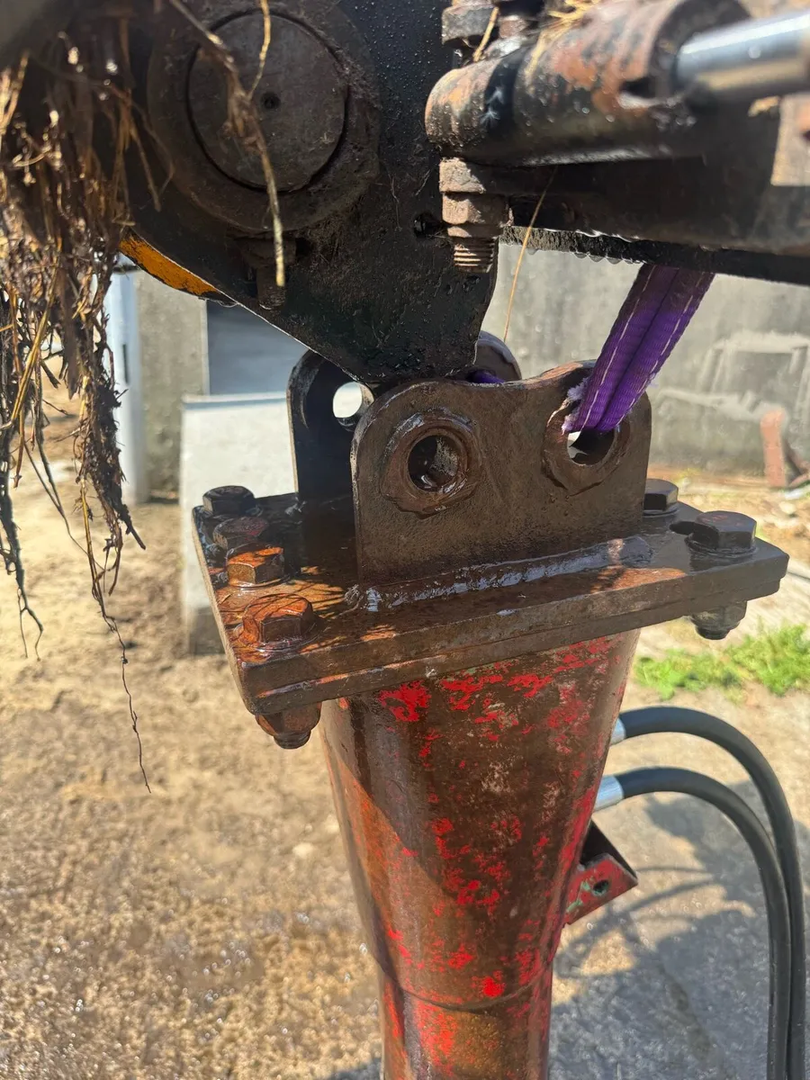 1.5-2.5T Montabert Silver clip Rock Hammer - Image 4