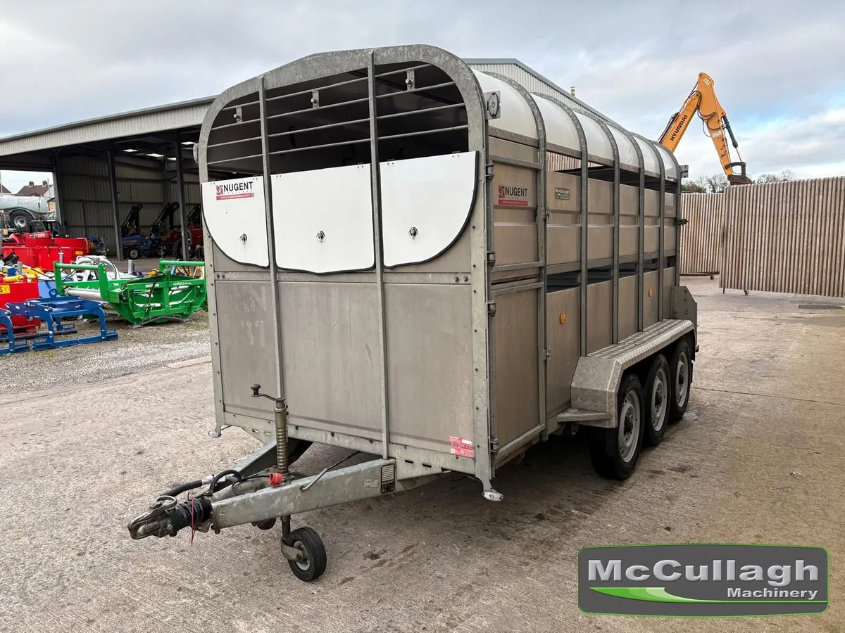 Used Nugent 12x6 Tri-Axle Cattle Trailer - Image 2