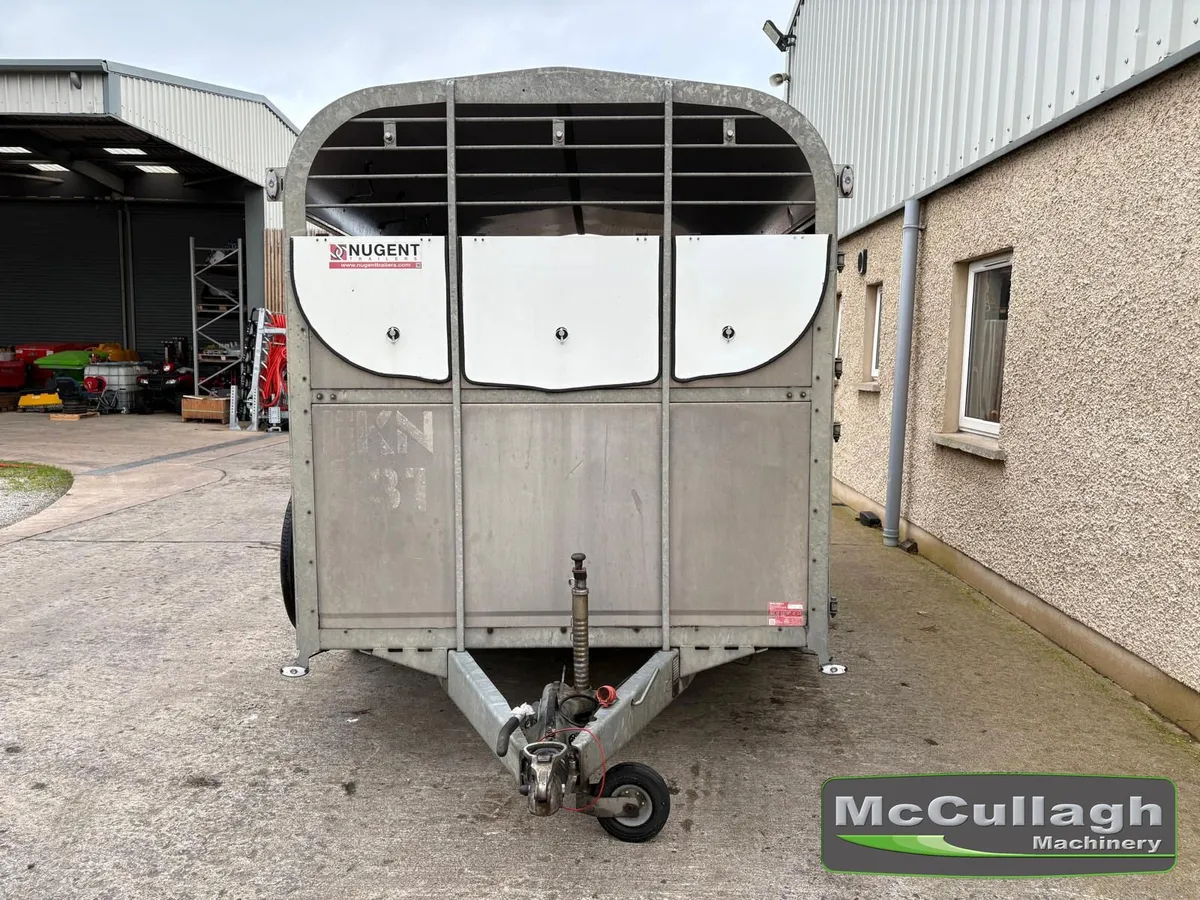 Used Nugent 12x6 Tri-Axle Cattle Trailer - Image 4