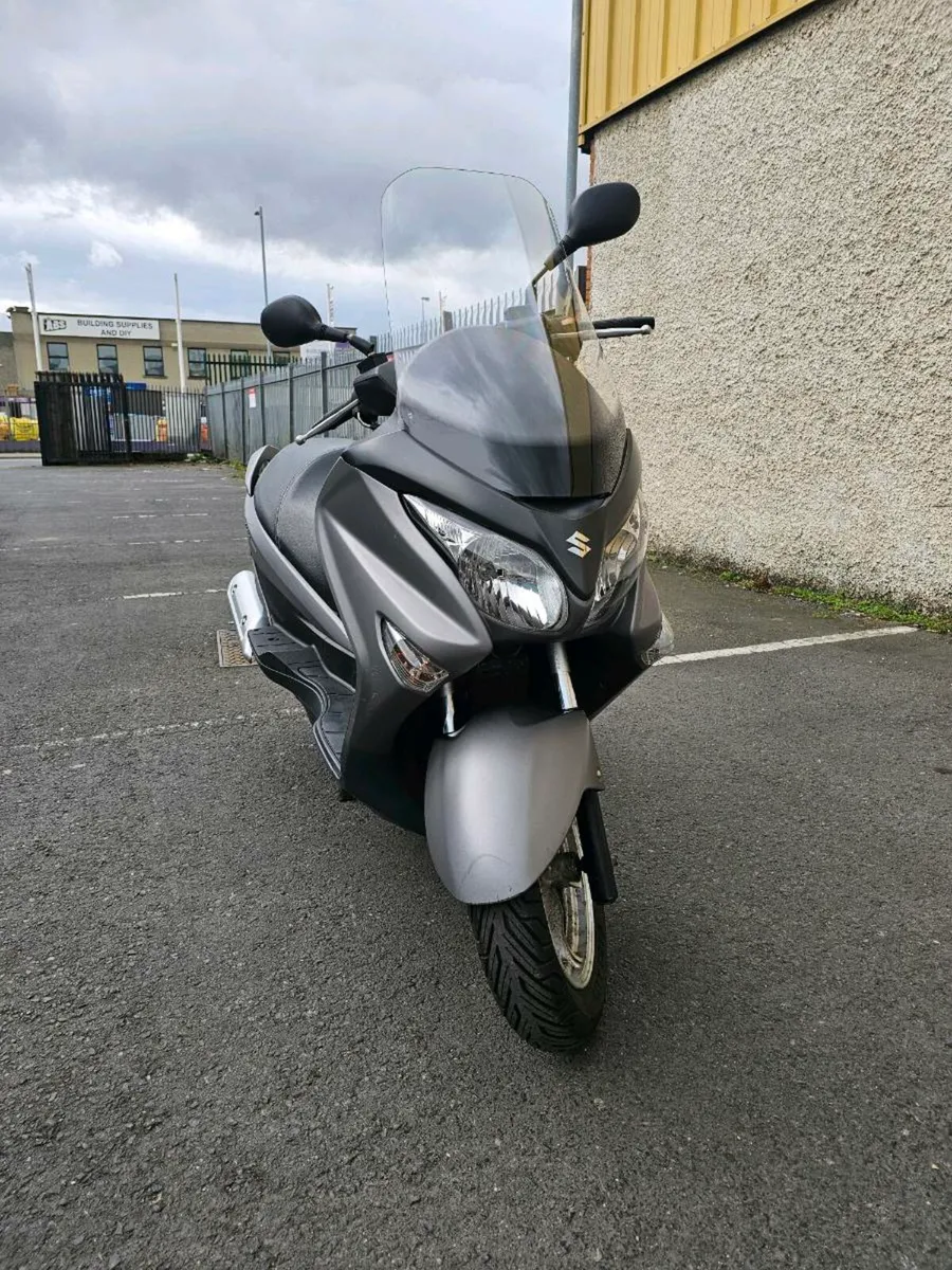 Suzuki Burgman 200cc - Image 1