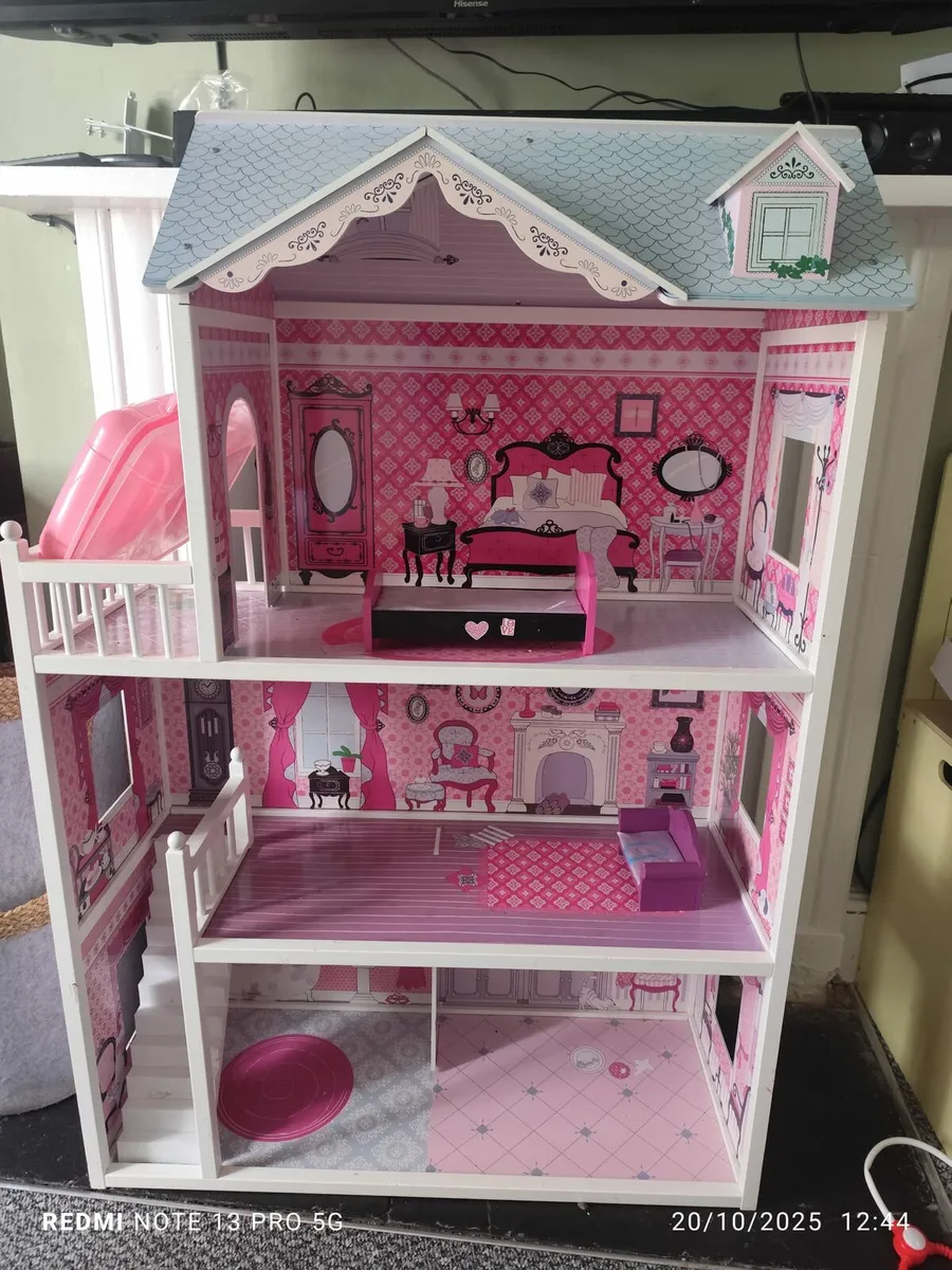 Large Dolls House