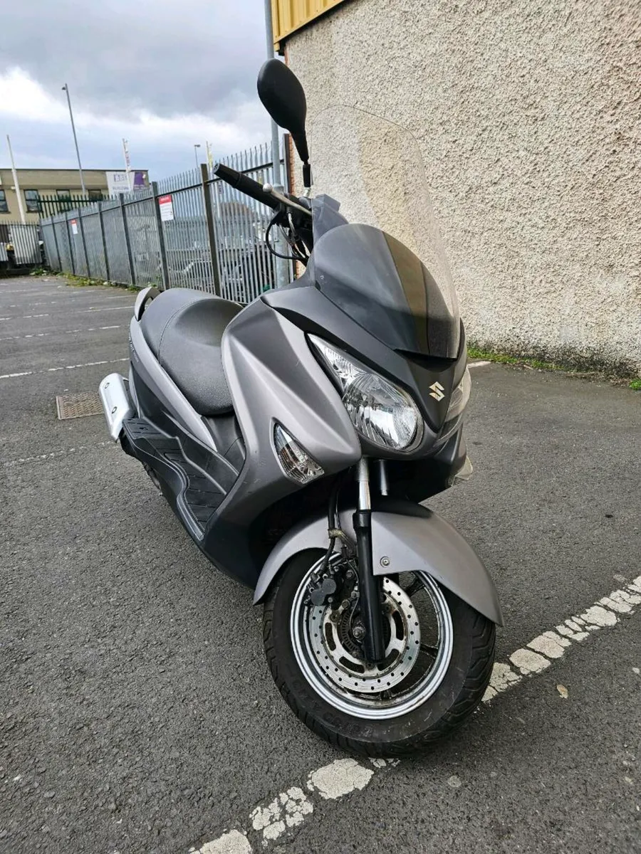 Suzuki Burgman 200cc - Image 2