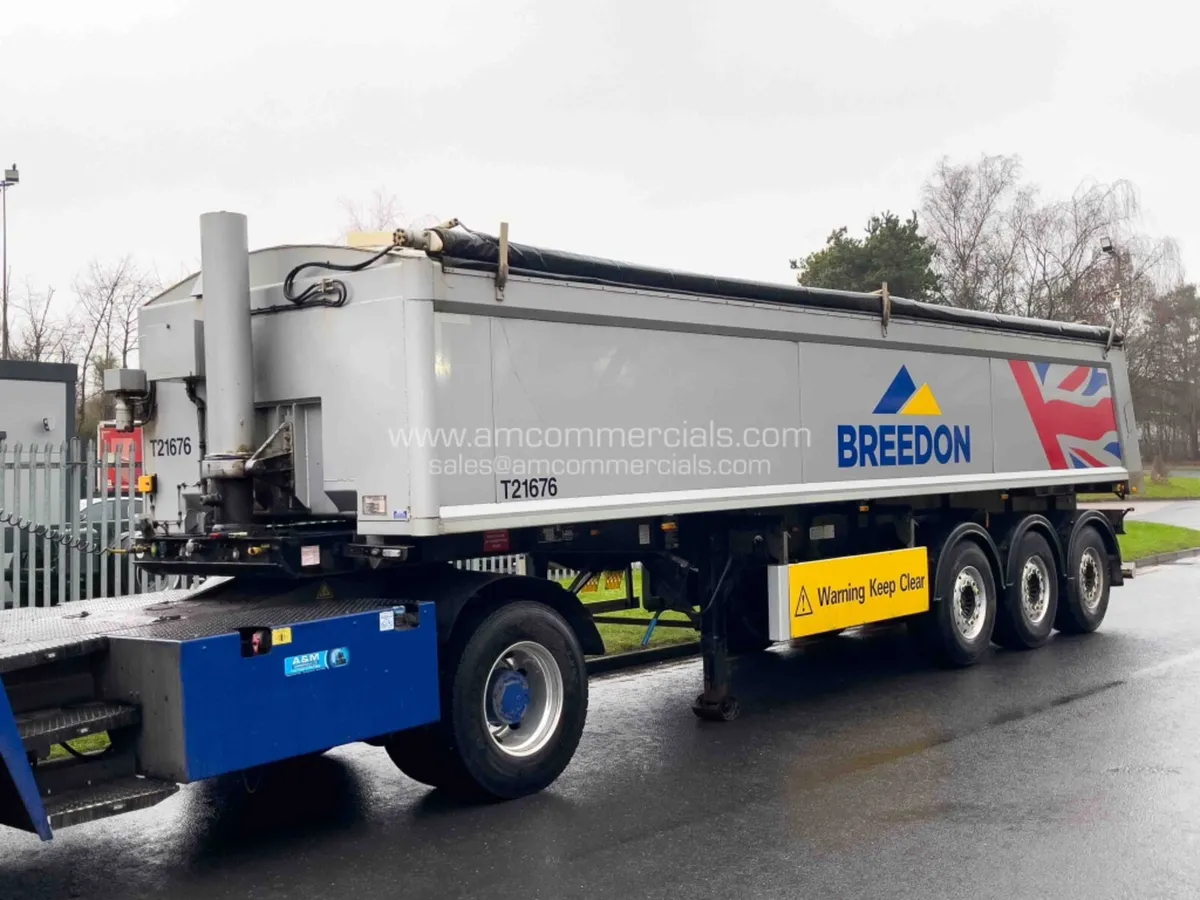 2017 WILCOX TRI AXLE BULK TIPPING TRAILER - Image 3
