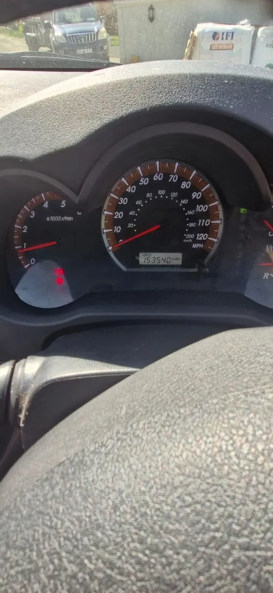 Toyota Hilux - Image 4