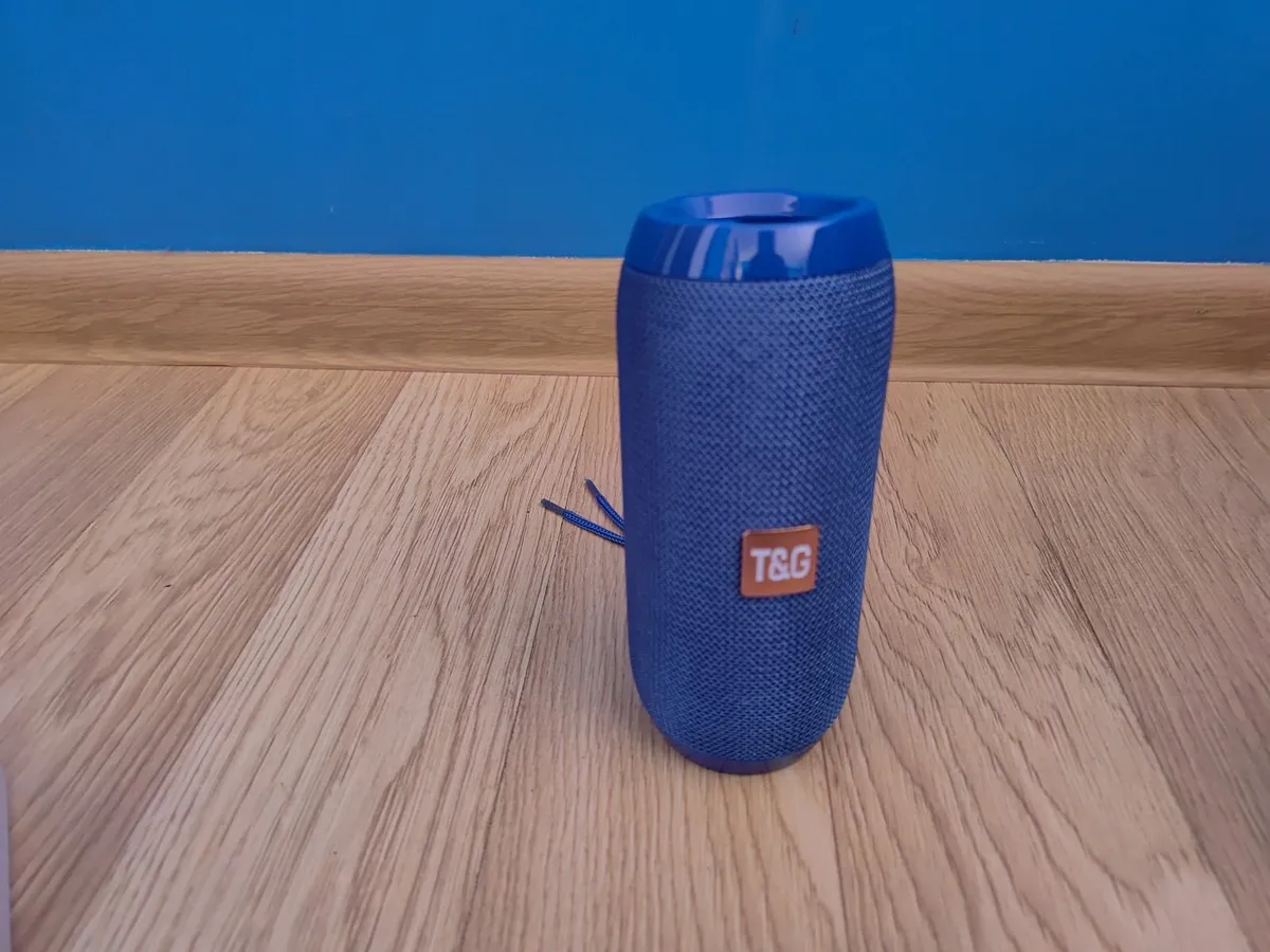 Portable Bluetooth FM Radio TF Bass Speaker - Image 2