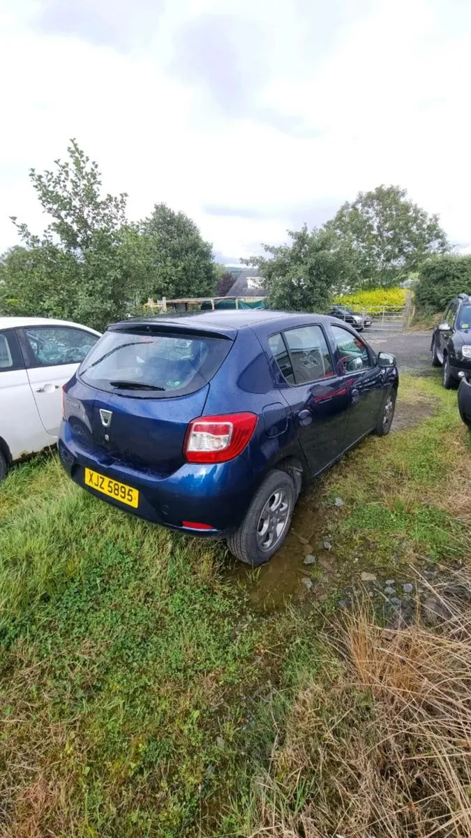 15 dacia sandero - Image 3