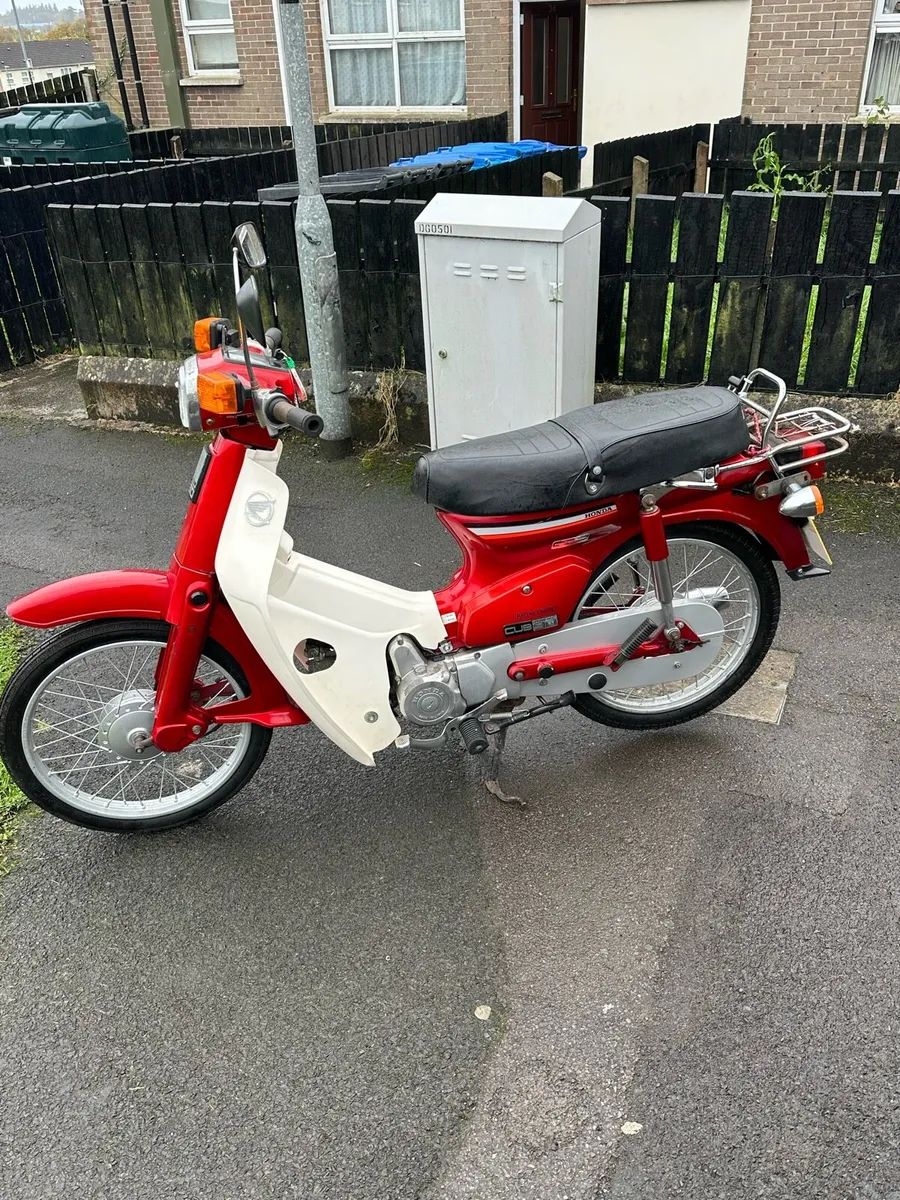 2000 Honda c90 Cub - Image 2