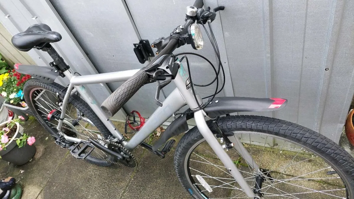 Carrera Hybrid Bike - Image 4