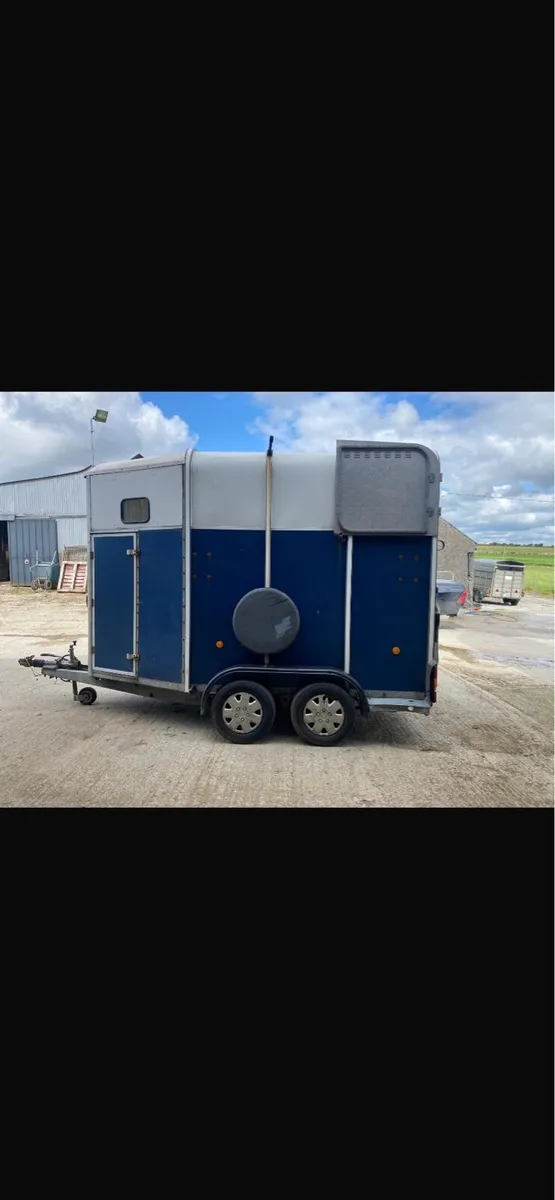 Ifor Williams 510 Horsebox - Image 1