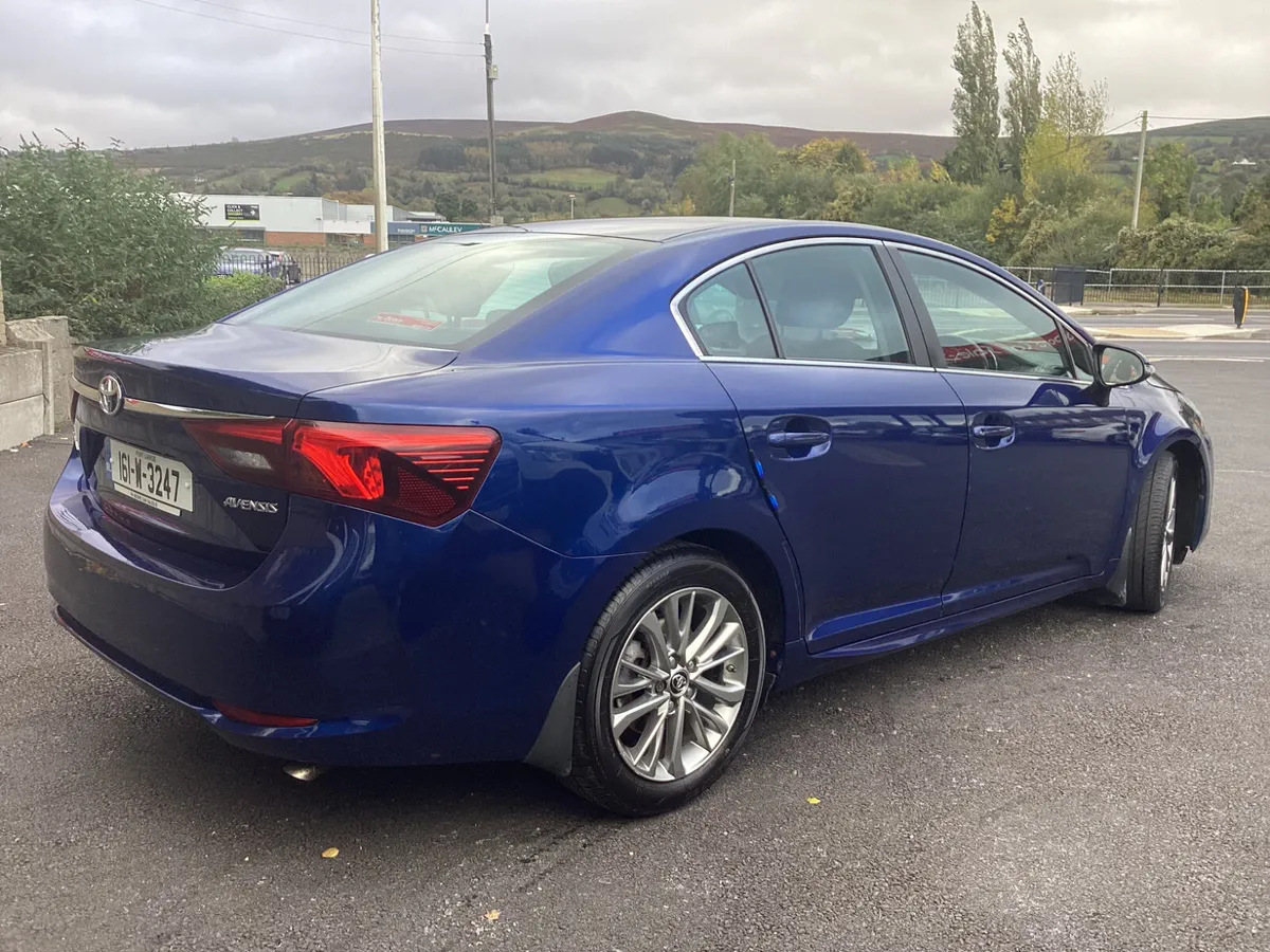 Toyota Avensis ** CAMERA * SAT NAV - Image 4