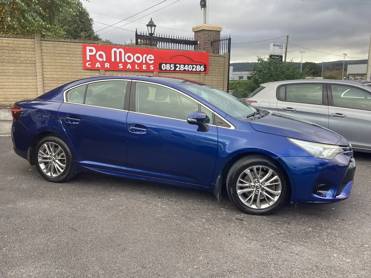 Toyota Avensis ** CAMERA * SAT NAV - Image 3