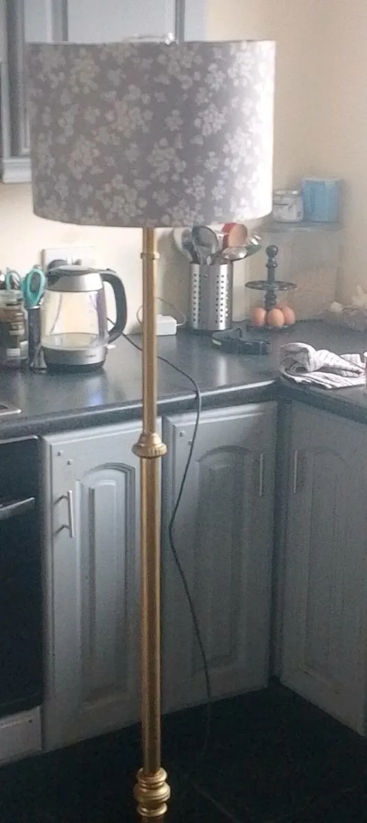 Victorian electric standard lamp - Image 2