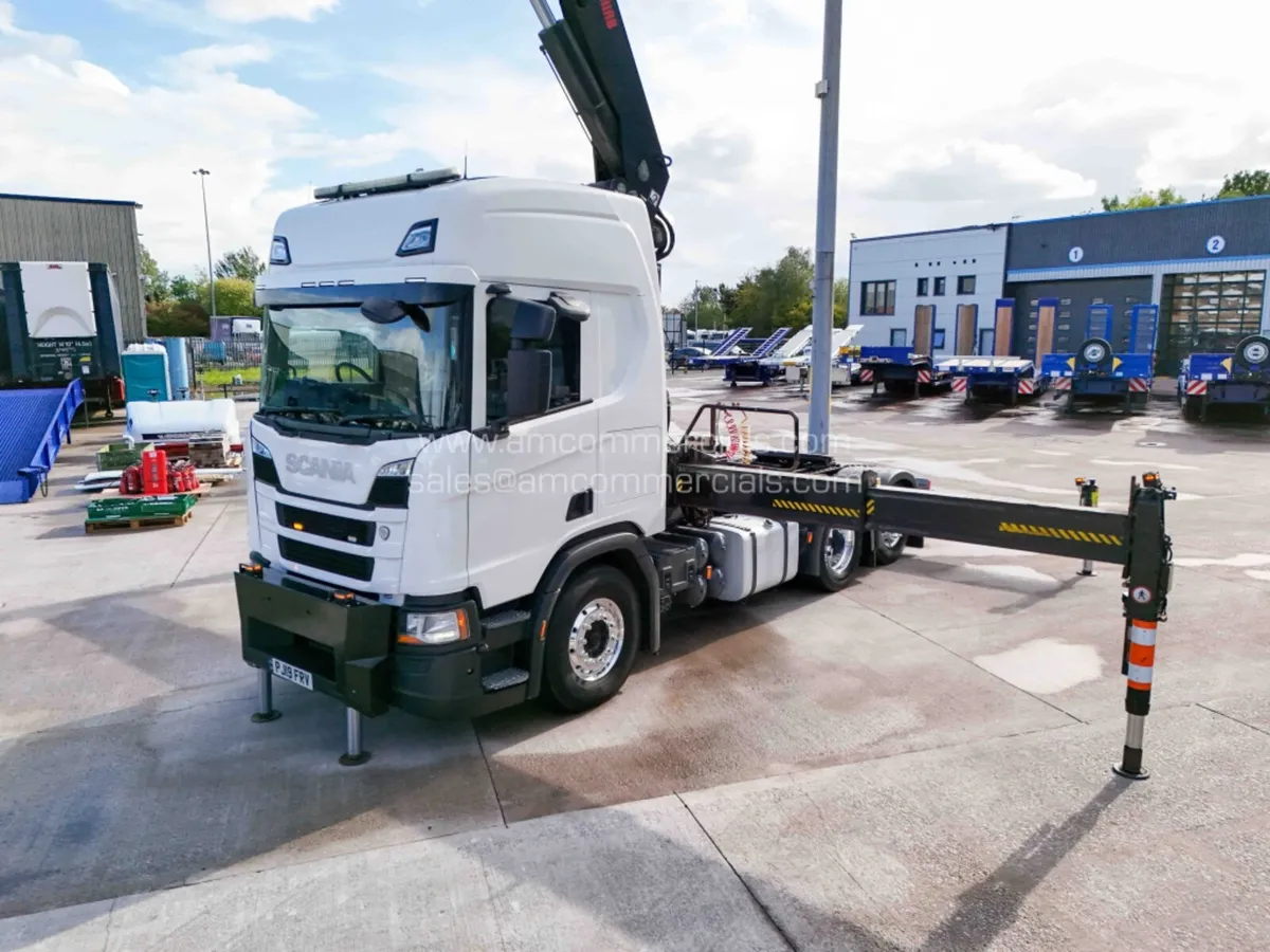 2019 (19) SCANIA R450 HIGHLINE WITH HIAB CRANE 6X2 - Image 4