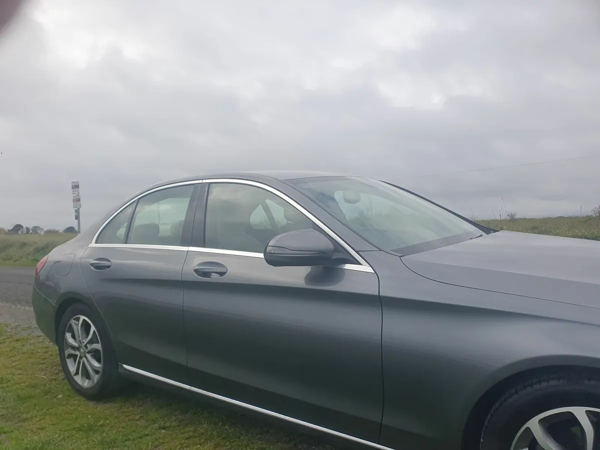 Mercedes-Benz C-Class 2017 - Image 2
