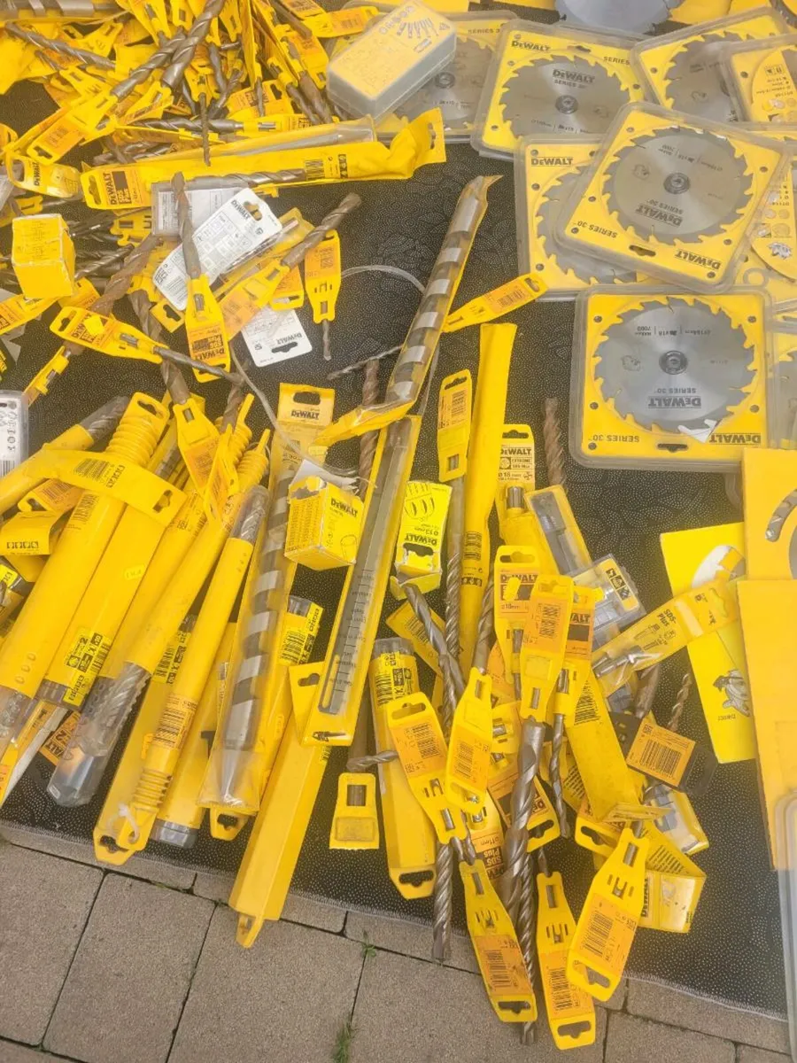 De walt clear out - Image 3