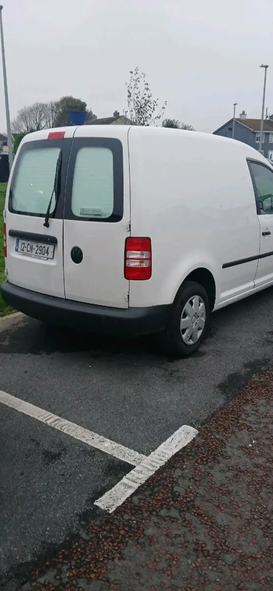 2012 vw caddy van doe till January - Image 2