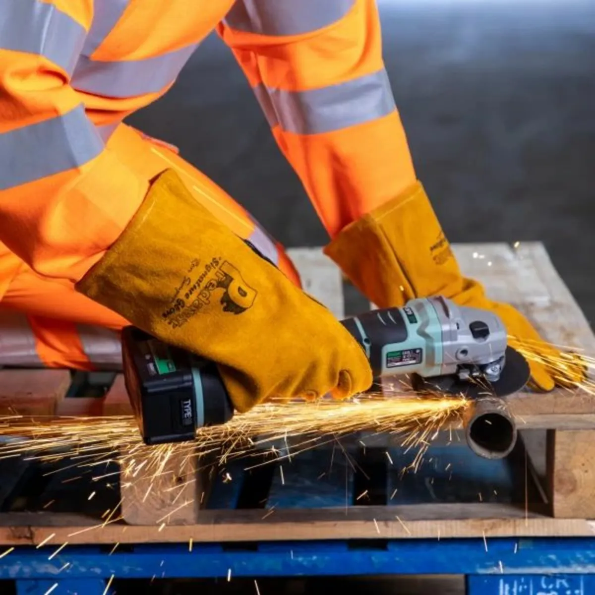 Predator Superior Signature 14" MIG / ARC Welding - Image 2