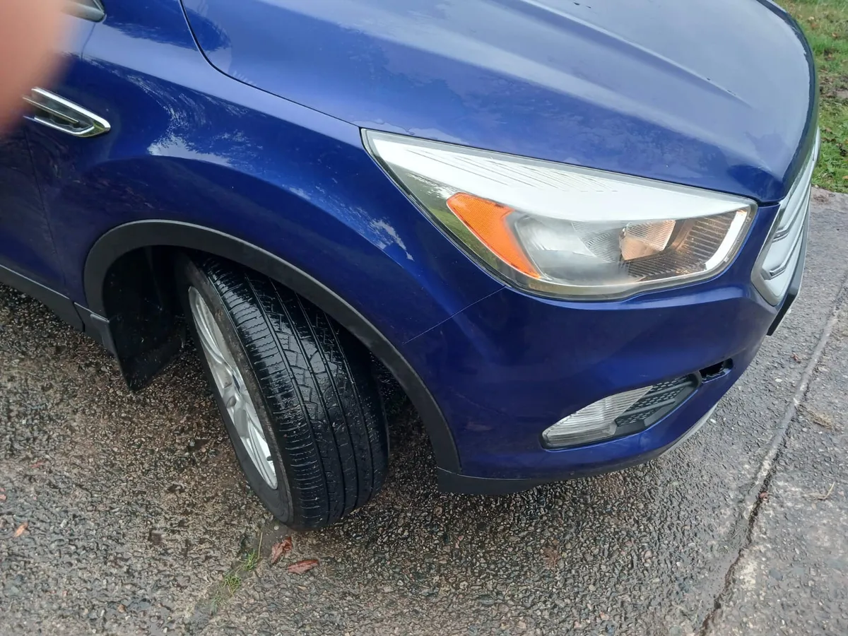 ‘17 Ford Kuga 2.0 Tdci Zetec 4X4 (LOW NOX) - Image 3