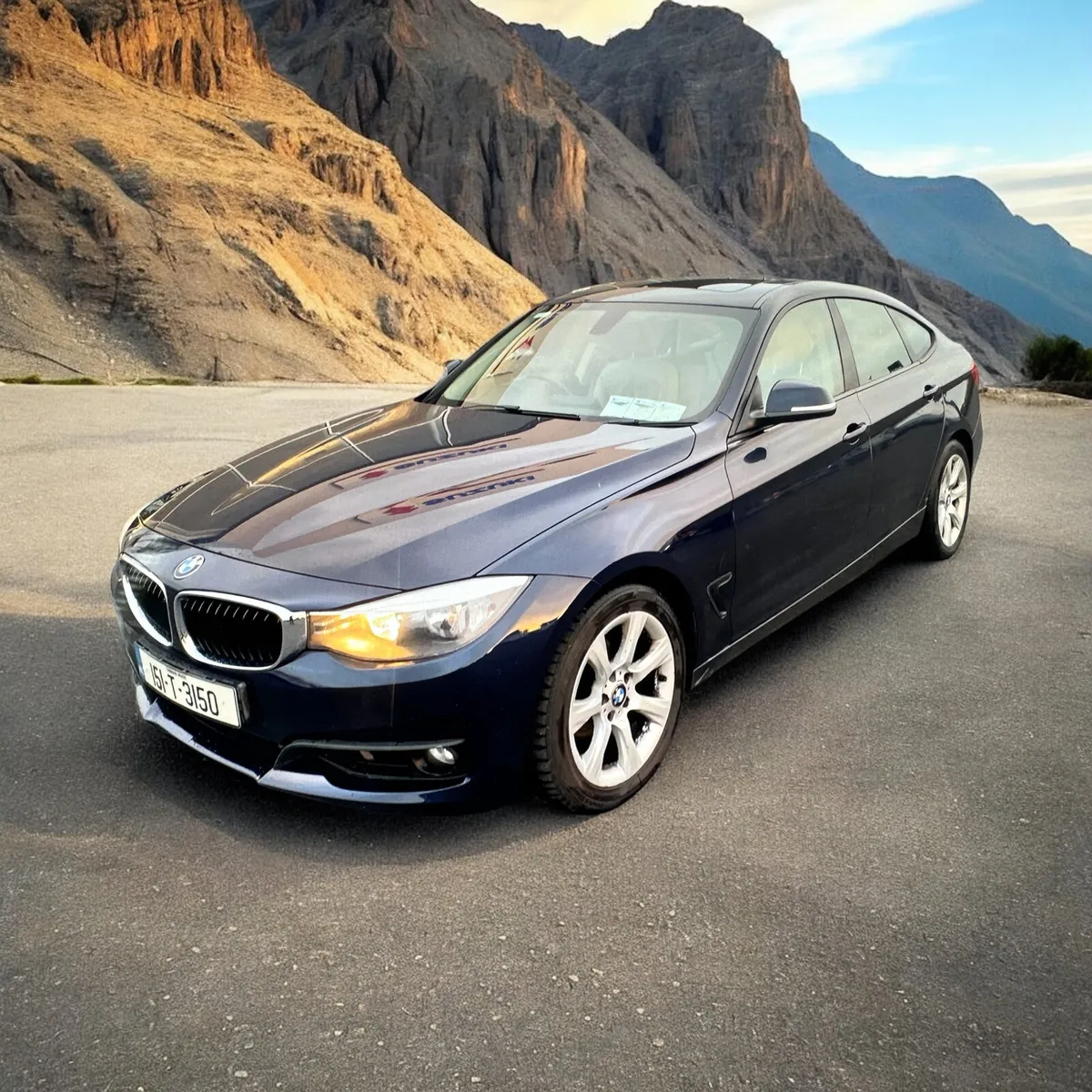 2015 BMW 3-Series 318-D SE Manual Leather - Image 1