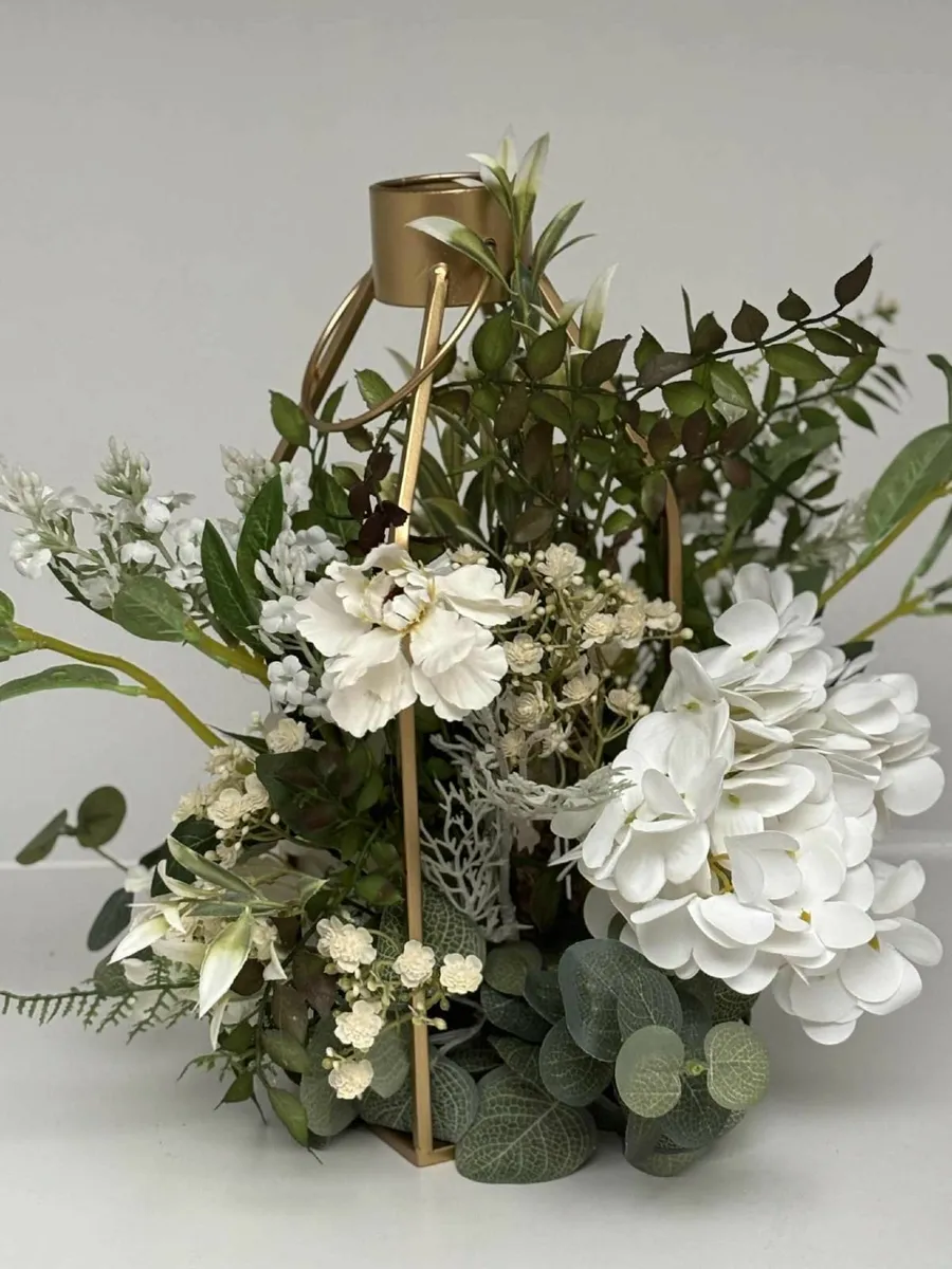 Lantern with white flowers - Image 1