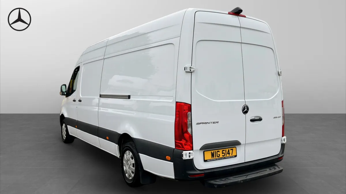 Mercedes-Benz Sprinter 315 CDI Premium RWD L3 H2 - Image 2
