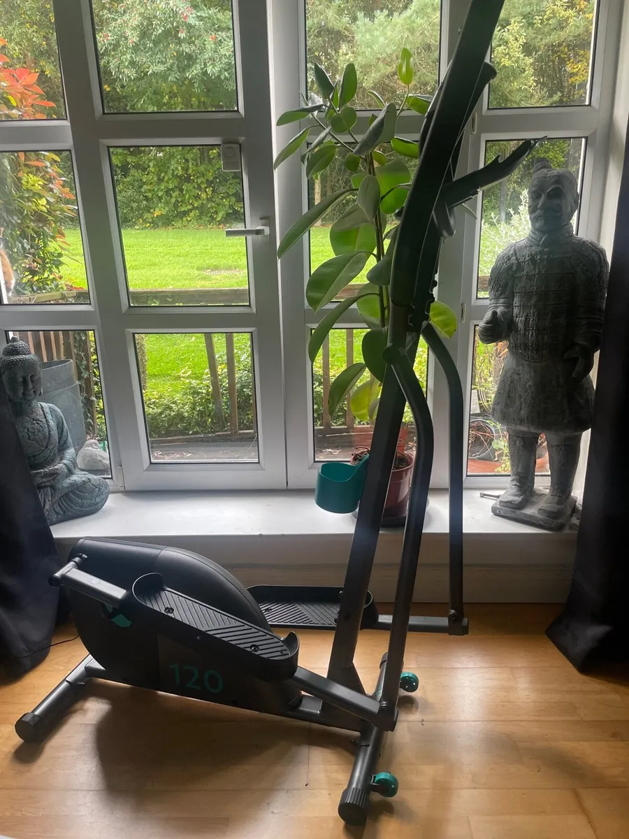 Cross trainer - Image 1