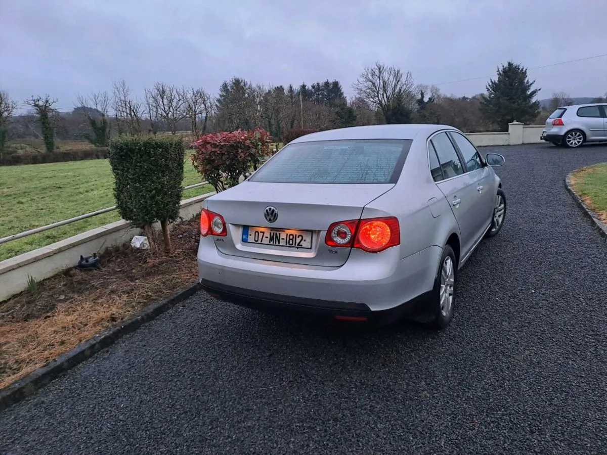 Car - Image 3