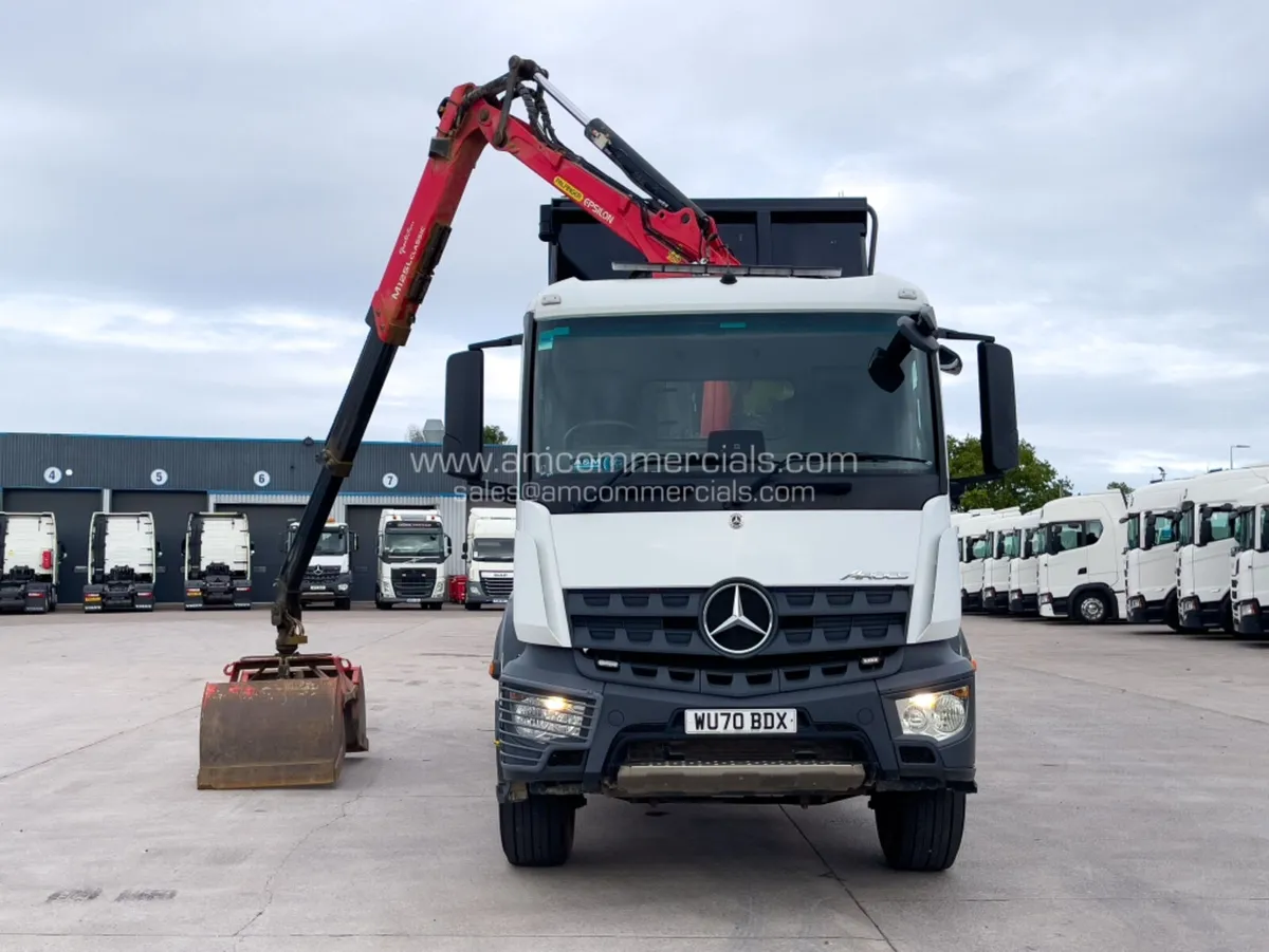 2020 (70) MERCEDES-BENZ AROCS 2630K TIPPER GRAB 6X - Image 2