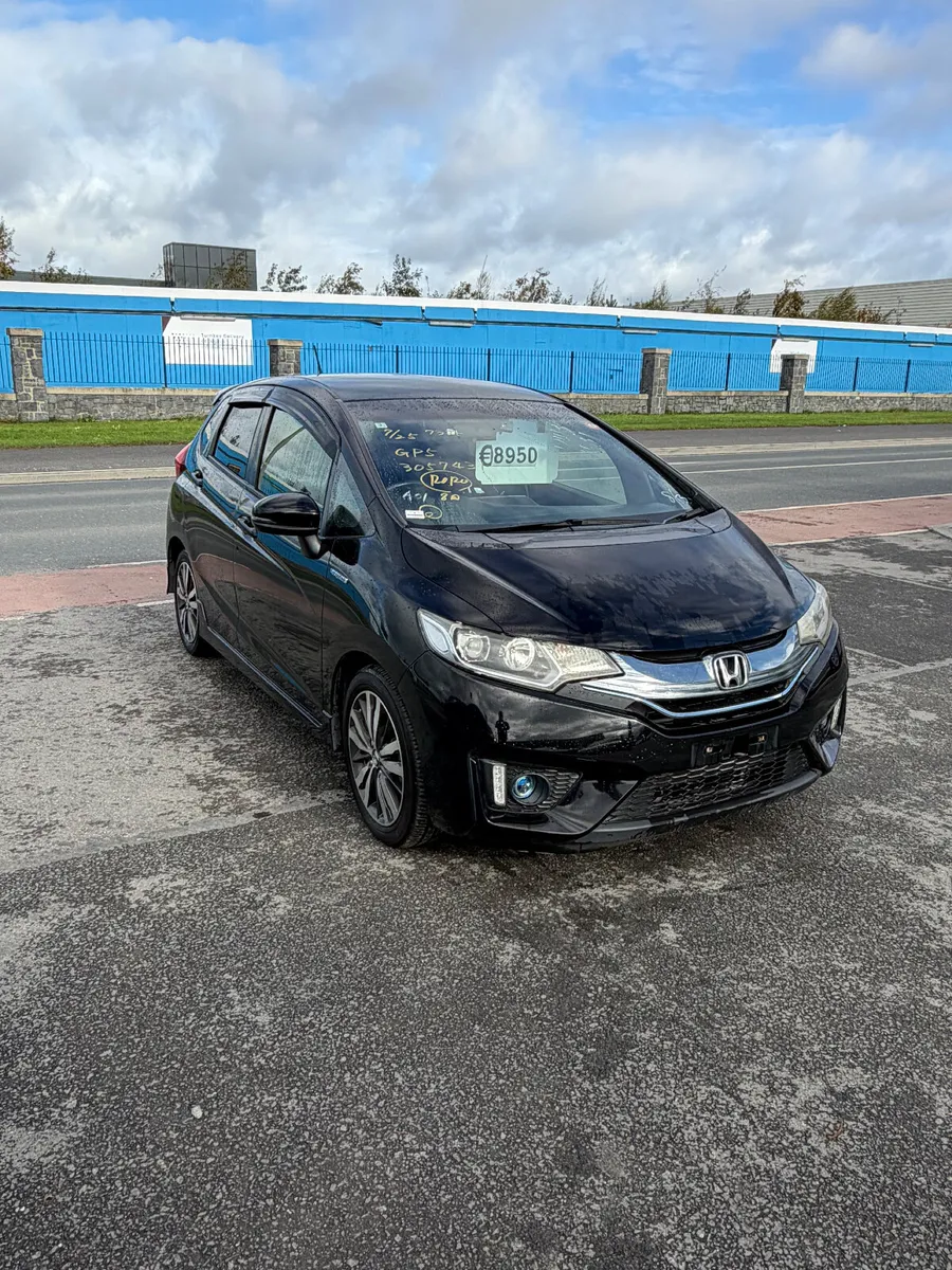 2014 Honda Fit 1.5 Hybrid - Image 2