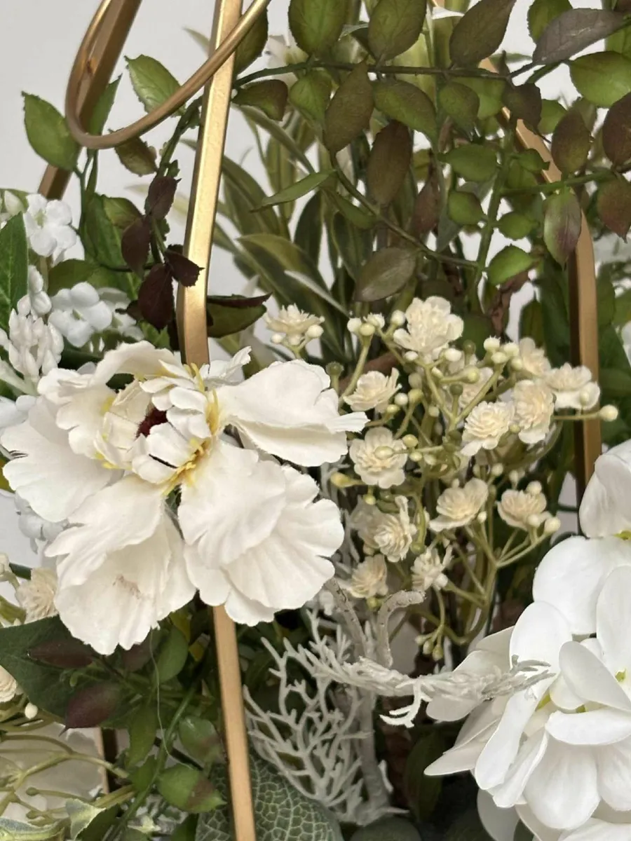 Lantern with white flowers - Image 2
