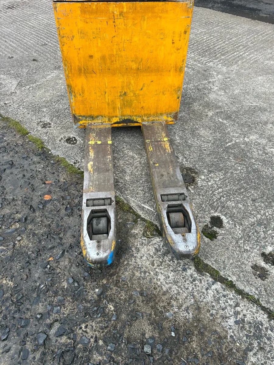 Electric pallet truck - Image 4