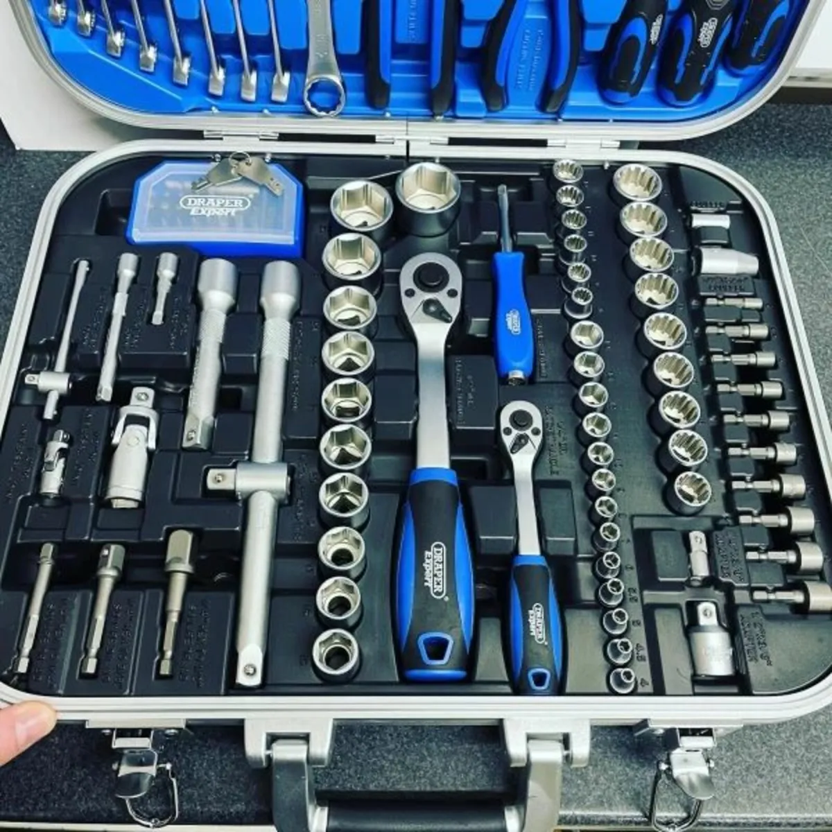 Draper Expert Mechanics Tool Kit (127 Piece) (3202 - Image 1