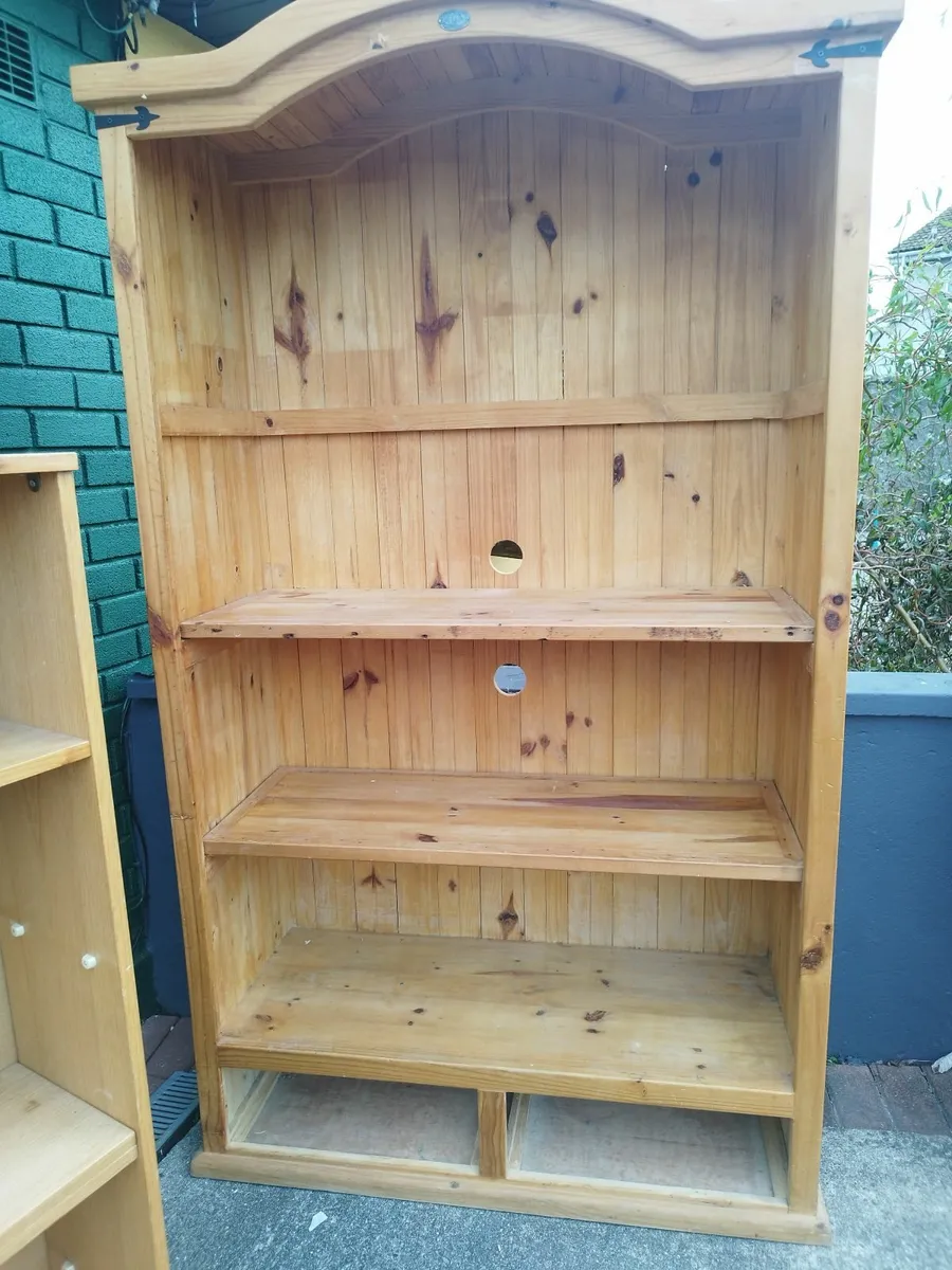 Bookcase, not flat packed. - Image 1