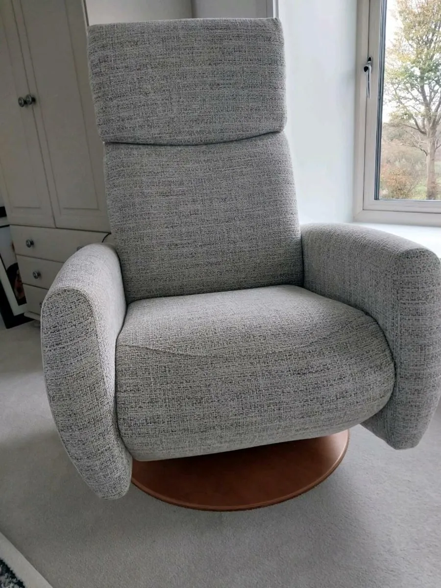 Reclining Chair - Image 2