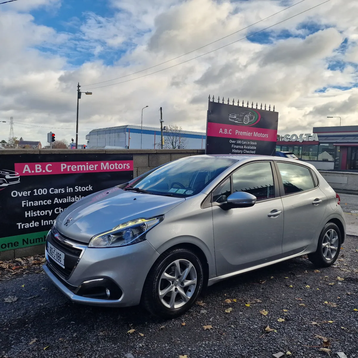 Peugeot 208 2018 Low Miles only 34k miles - Image 4