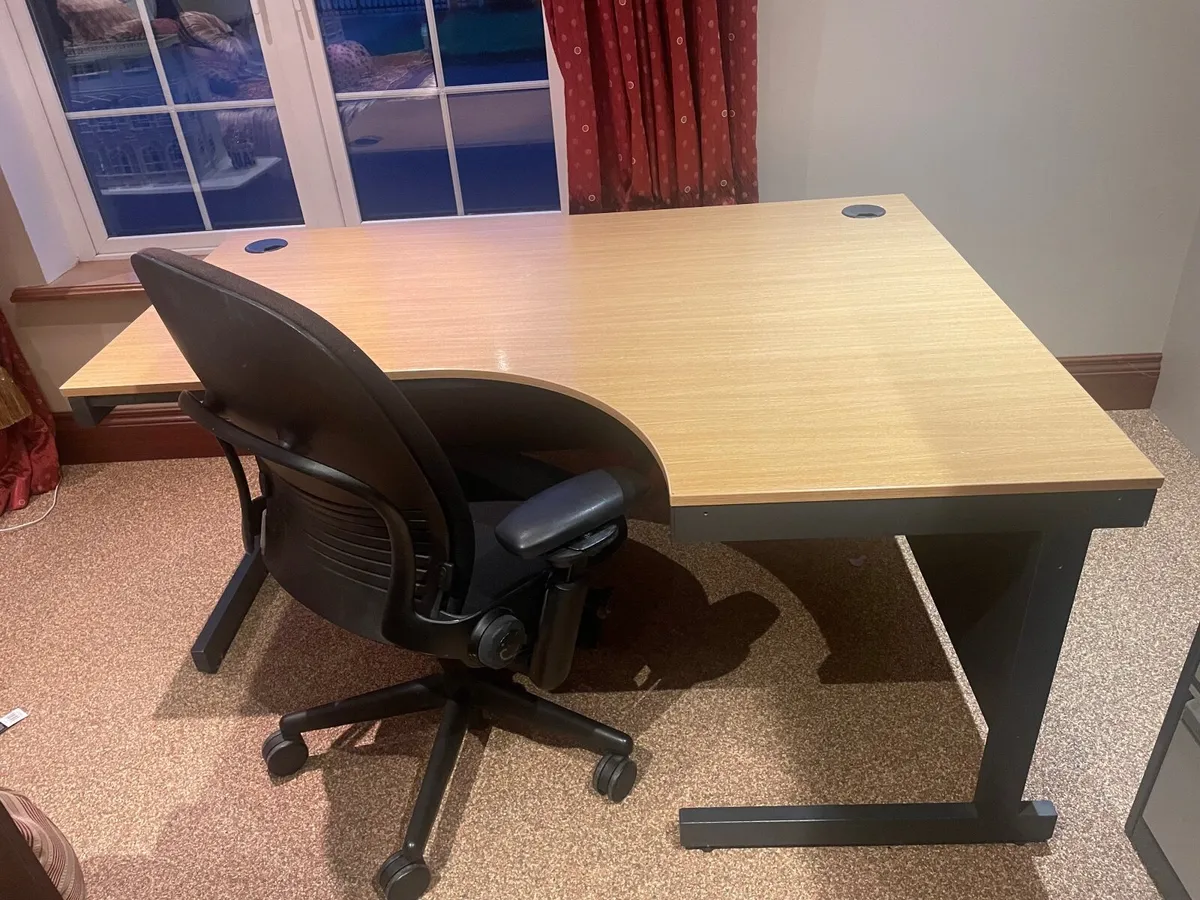 Office Desk - Image 1
