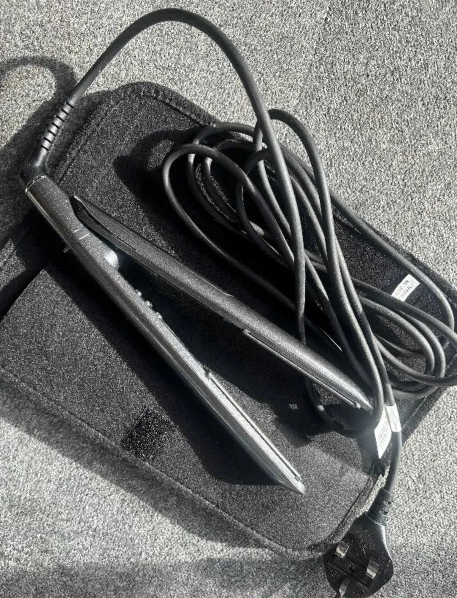BaByliss Platnium Hair Straightener - Used Once - Image 3