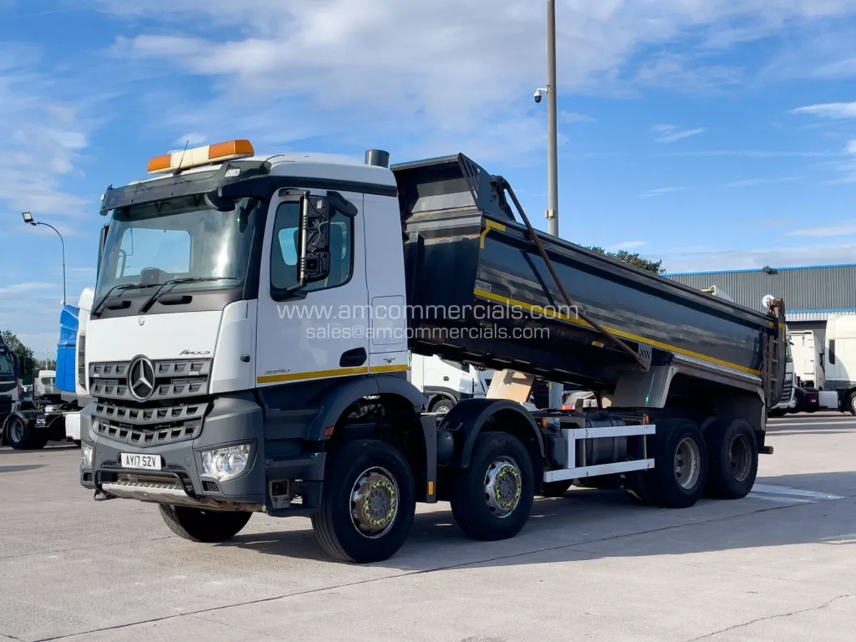 2017 (17) MERCEDES-BENZ AROCS 3240K TIPPER - Image 3