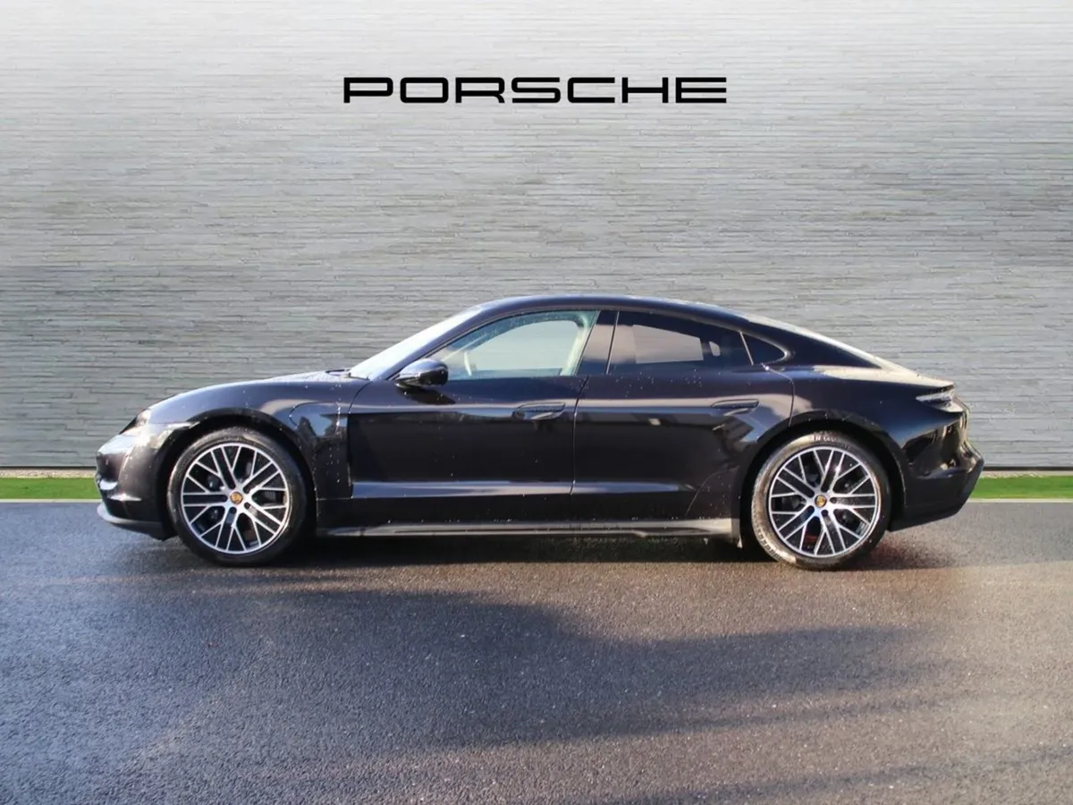 Porsche Taycan Taycan - Image 4