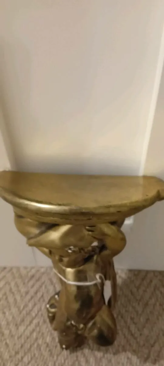 Vintage gold cherub  plaster bracket - Image 2