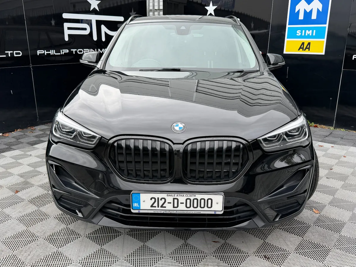 BMW X1 X DRIVE SPORT 25E AUTO BLACK PACK - Image 4