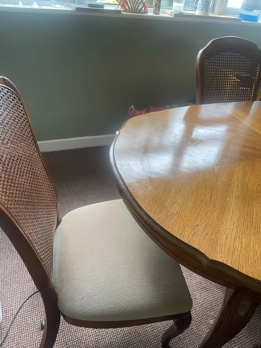 Wood table and chairs - dining set - extendable - Image 3