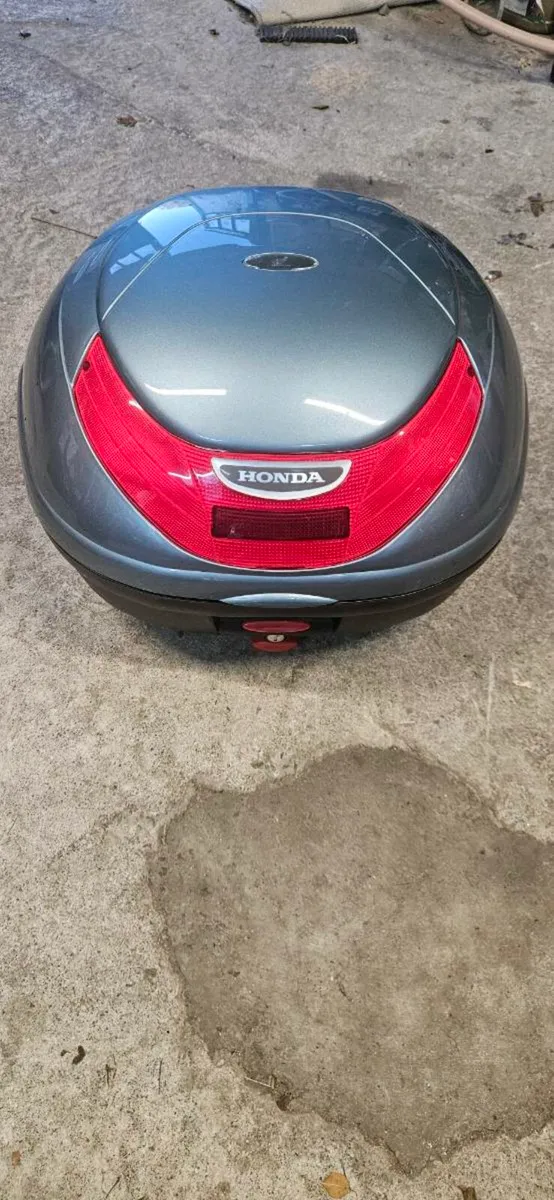 Honda topbox 35litre - Image 1