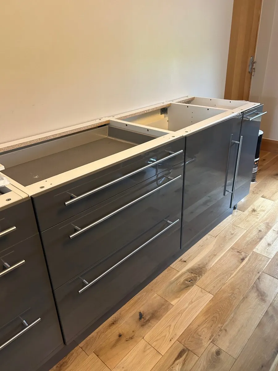 Kitchen cabinets - Image 1