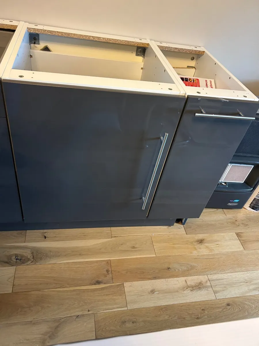 Kitchen cabinets - Image 2