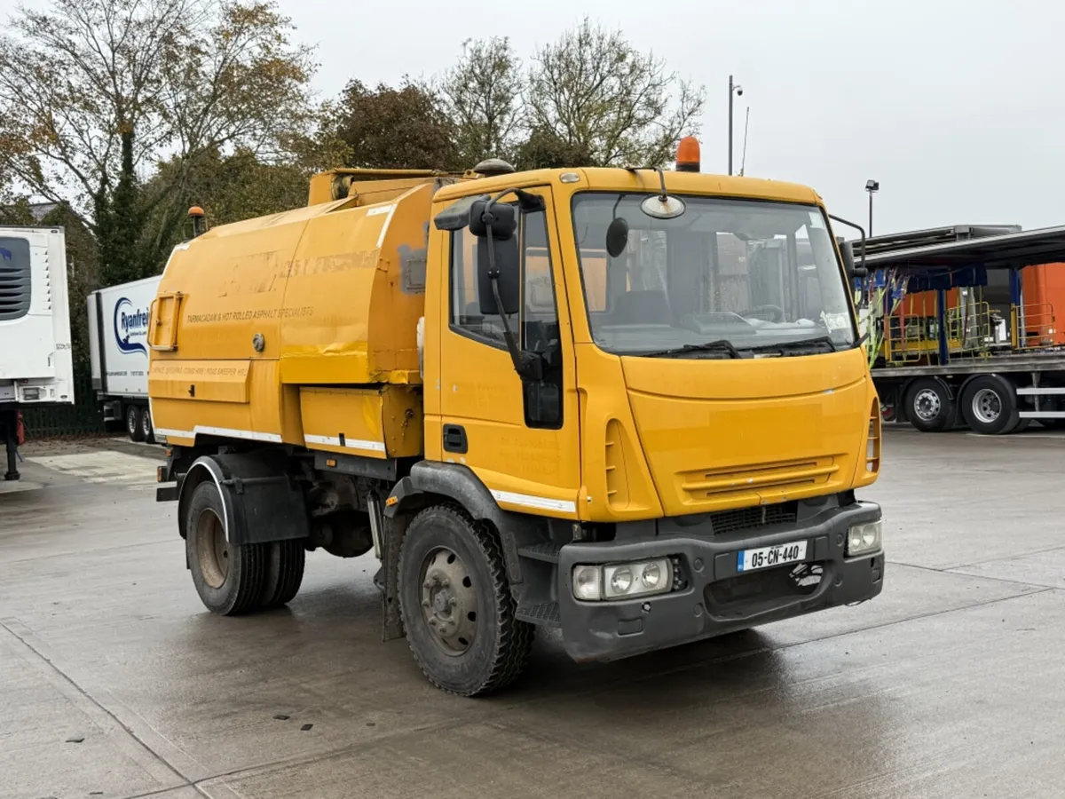 2005 IVECO ROAD SWEEPER - Image 1