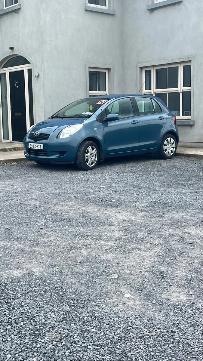 Toyota Yaris 2009 - Image 1
